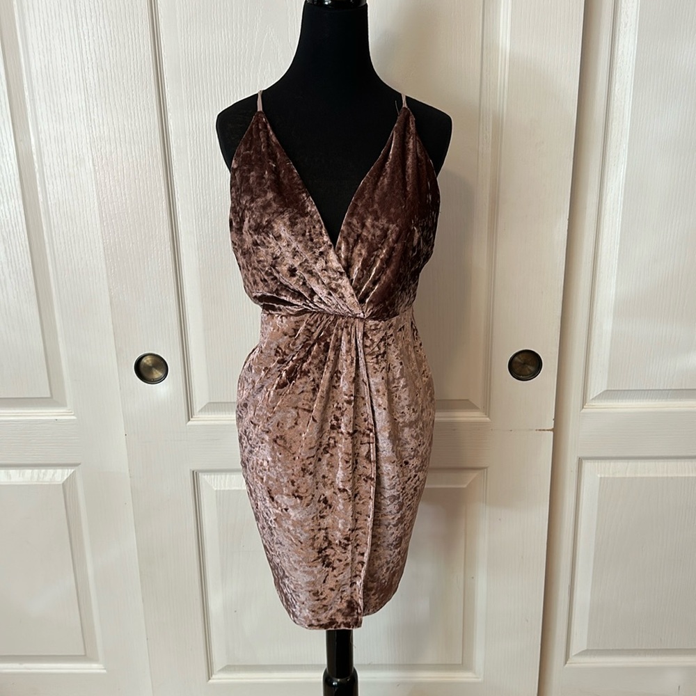 NWT GIANNI BINI MAUVE BROWN CRUSHED VELVET FAUX WRAP DRESS